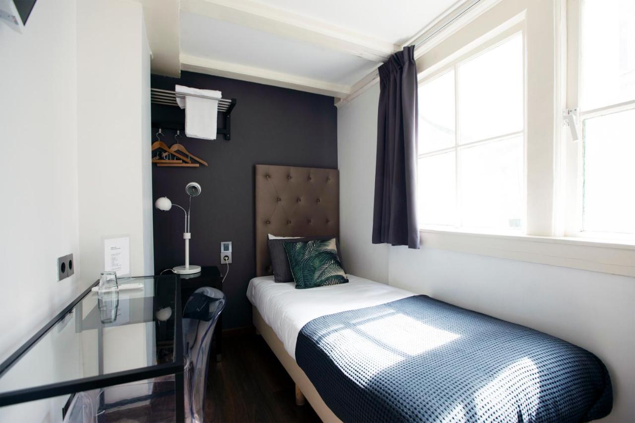 Single Room with Shared Bathroom