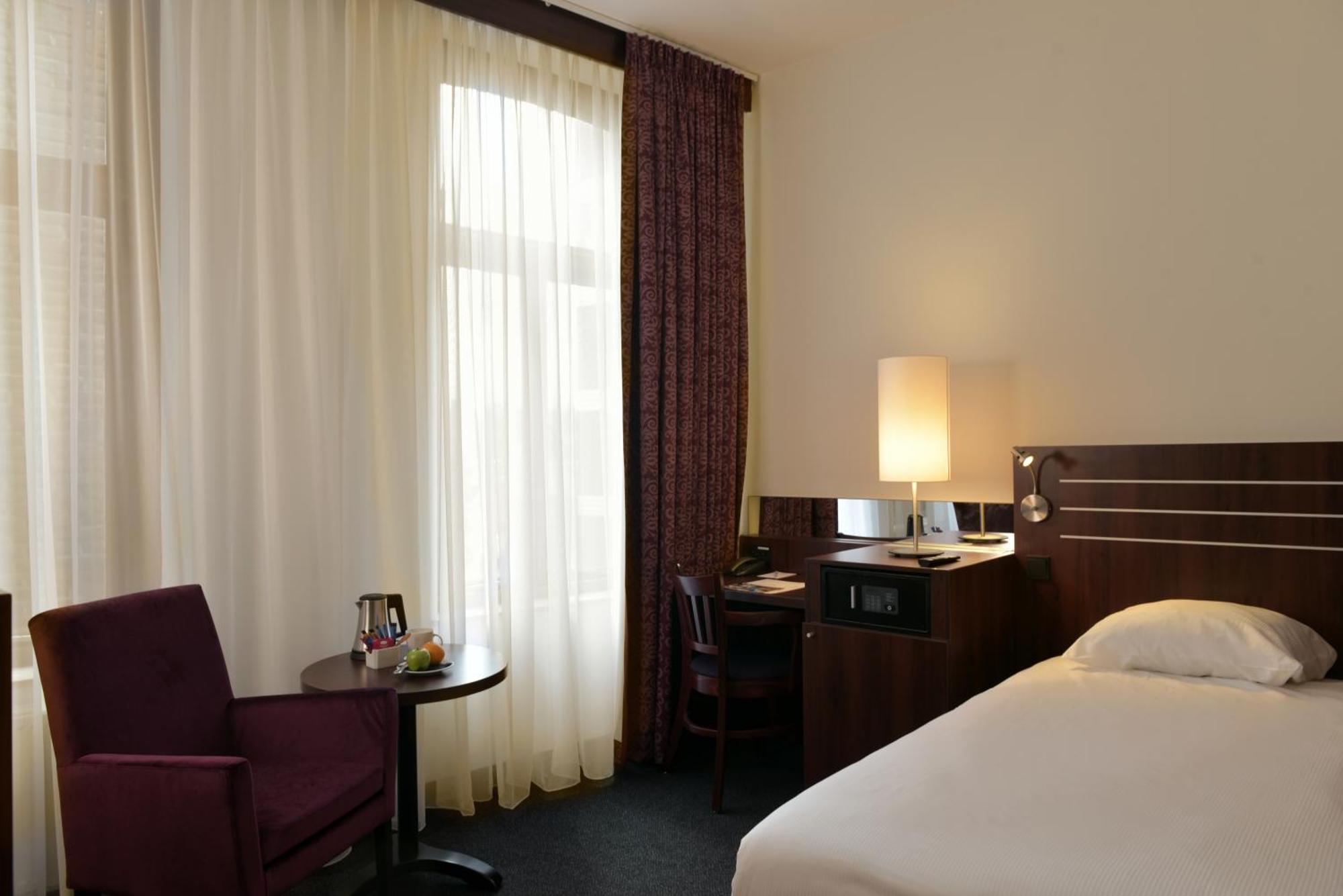 Single Room,1210068859:JPEG