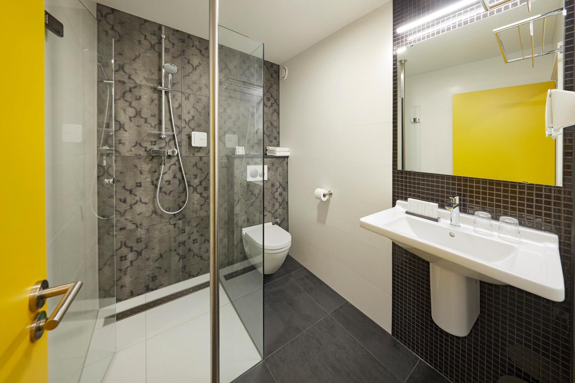 Quarto Comfort com 2 Camas de Solteiro