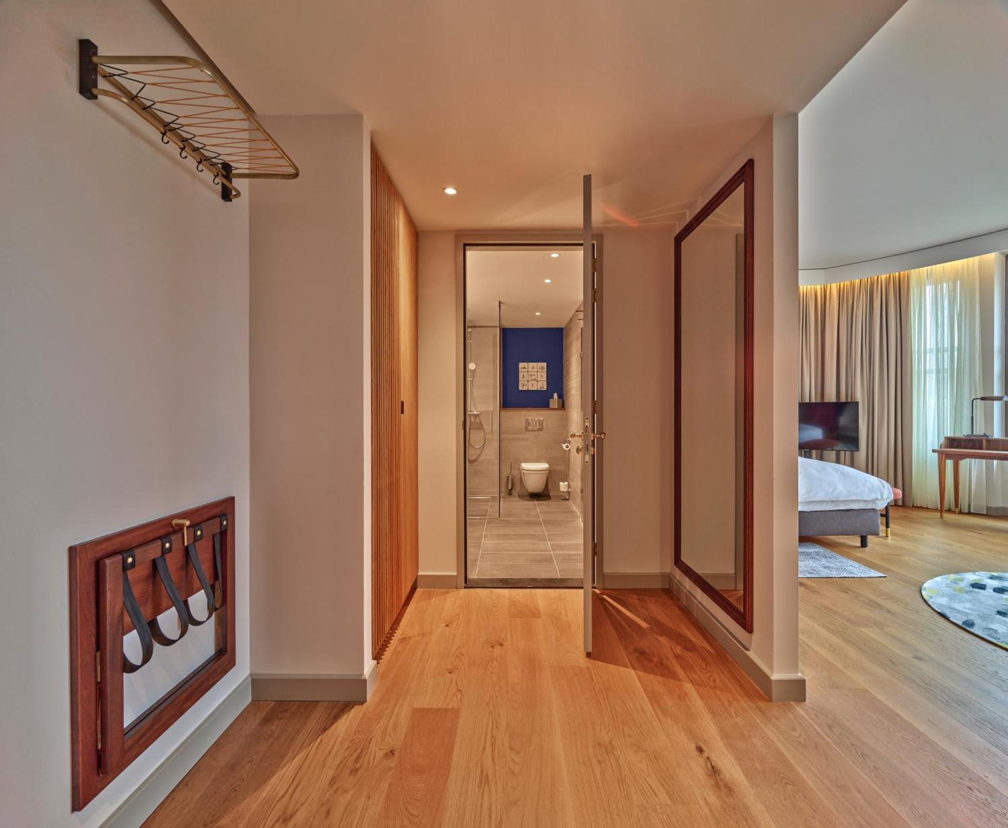 King Suite with Kneuterdijk View