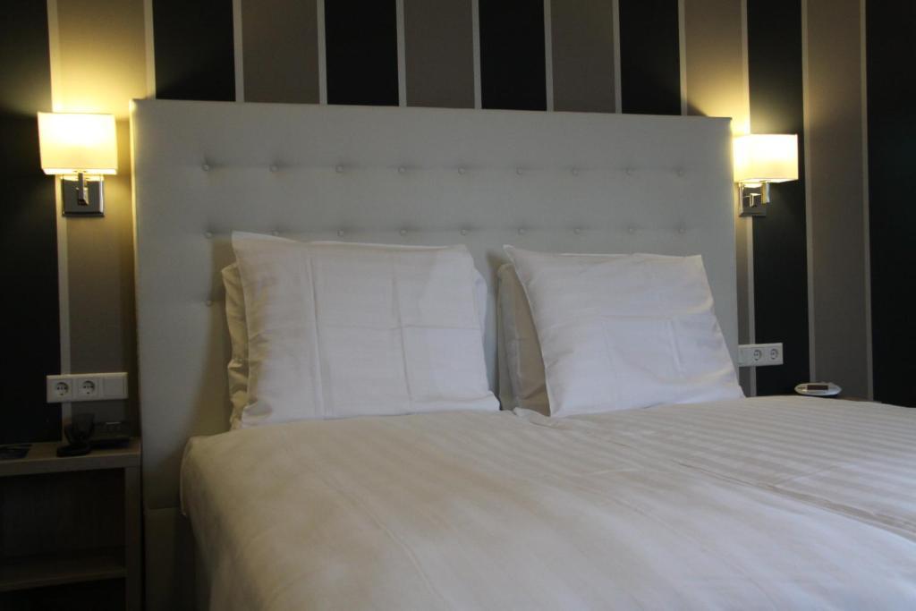 Spacious comfort double room with balcony