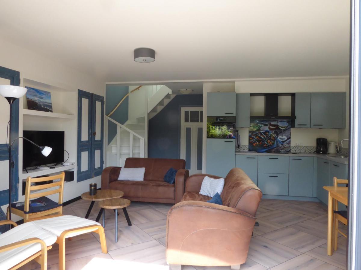 Two-Bedroom House,1394125436:JPEG