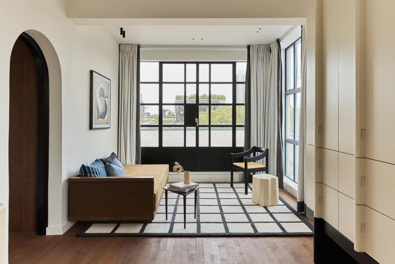 The Penthouse with Connection Room