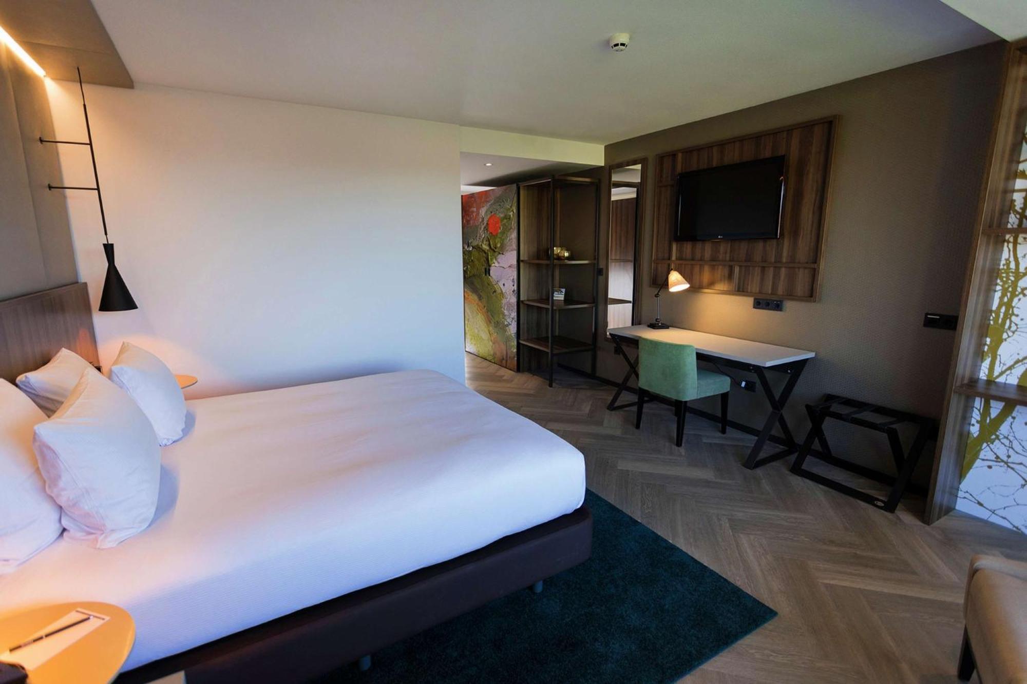King Guest Room