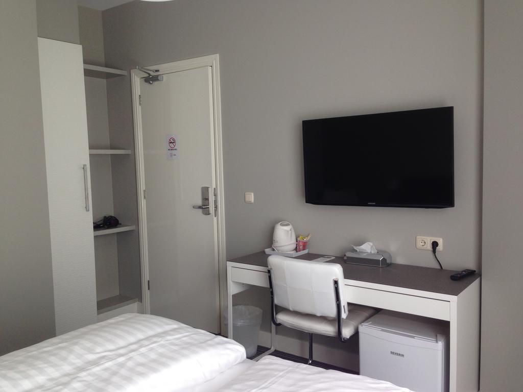 Double Room with Private Bathroom,239075701:JPEG