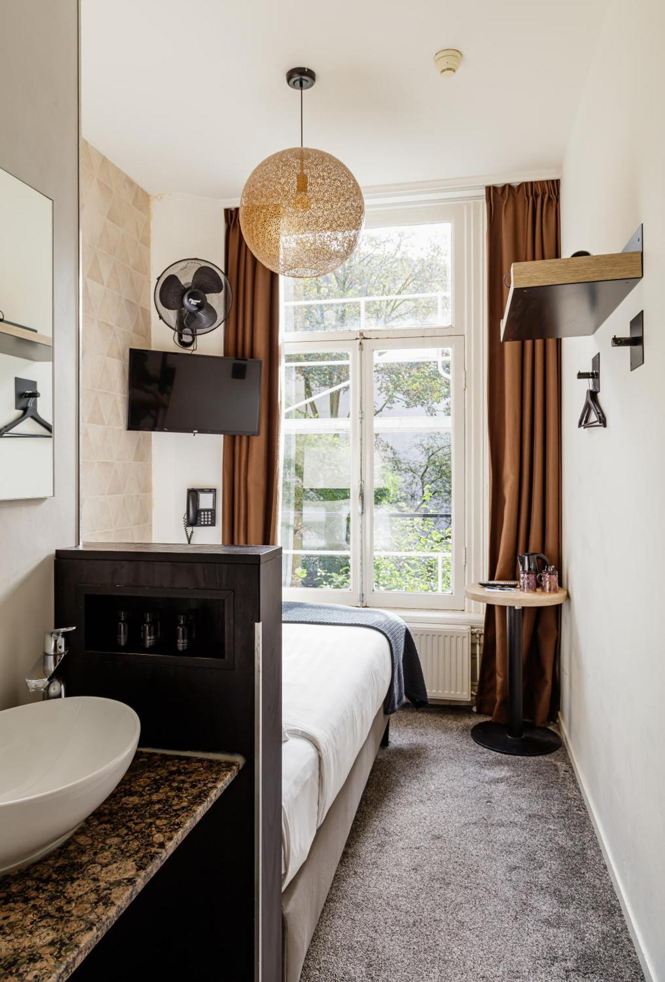 Small Double Room,1530255793:JPEG