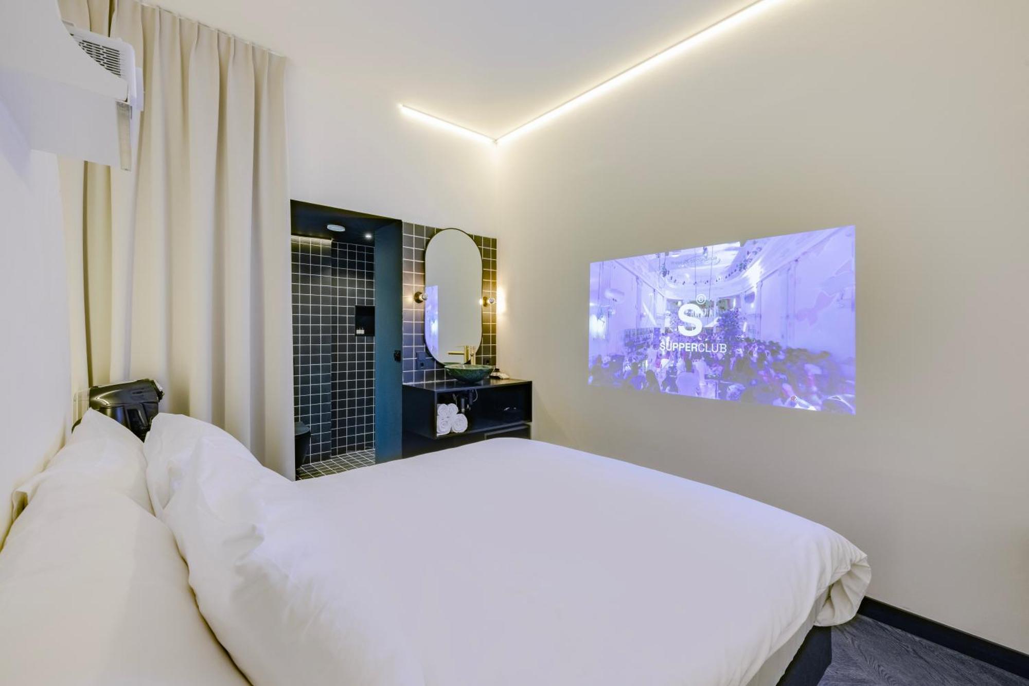 Double Room,1541940865:JPEG