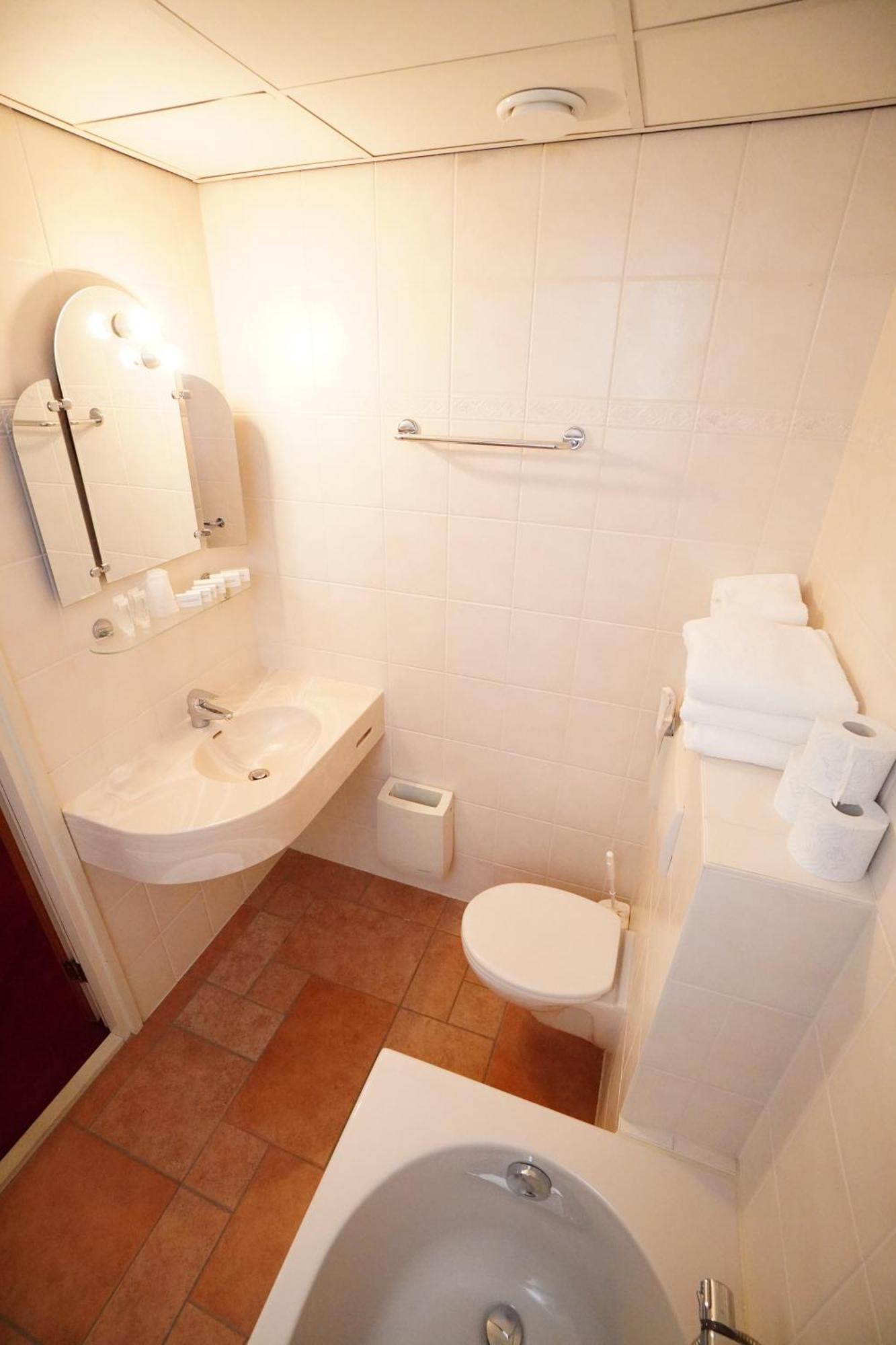 Triple Room with Bath
