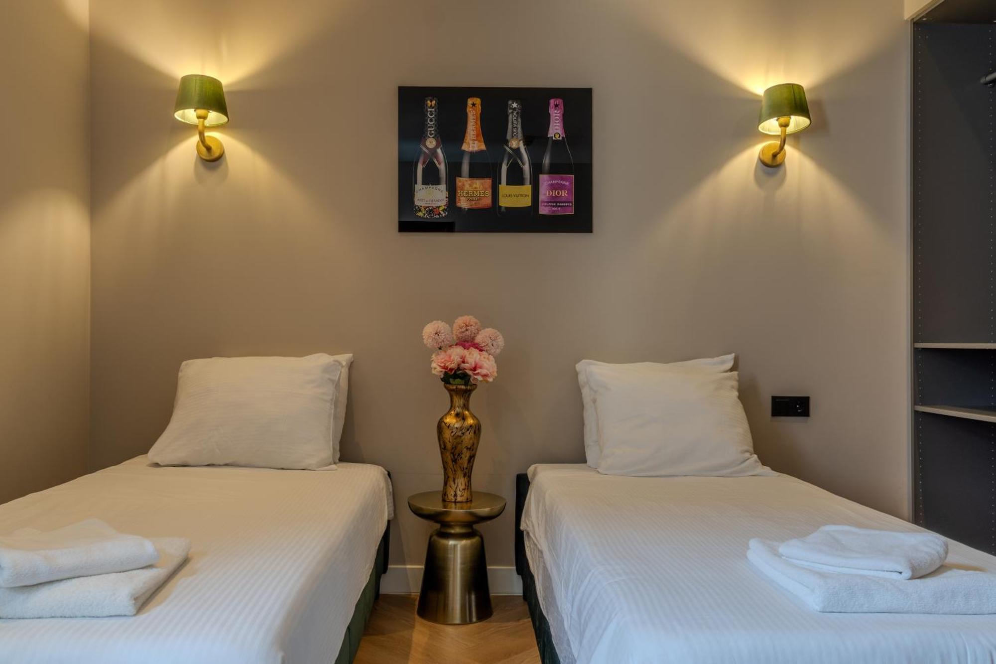 Quarto Deluxe com 2 Camas de Solteiro