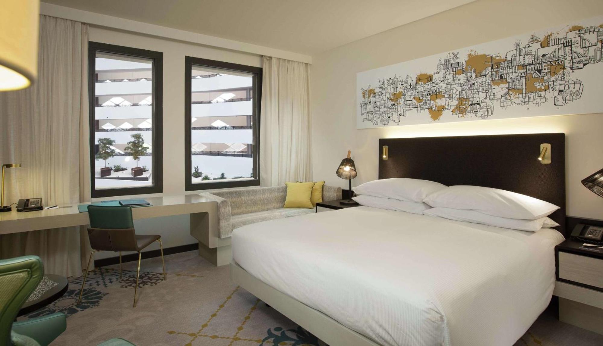 King Guest Room with Atrium View,1639588849:JPEG