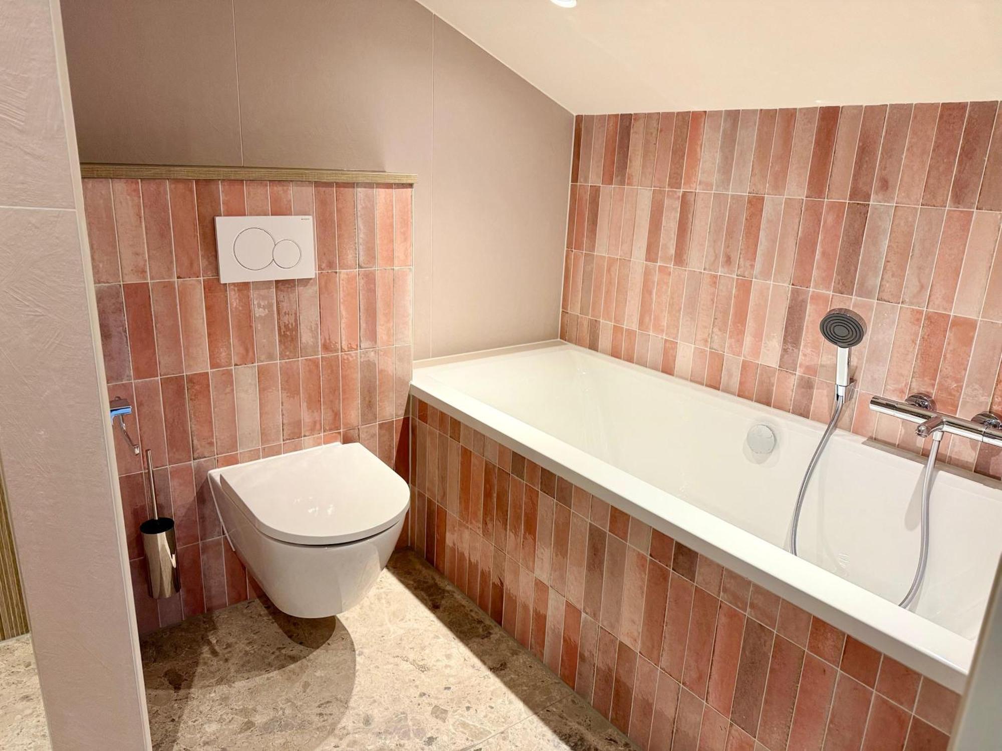 Deluxe Double Room with Balcony,1646859012:JPEG