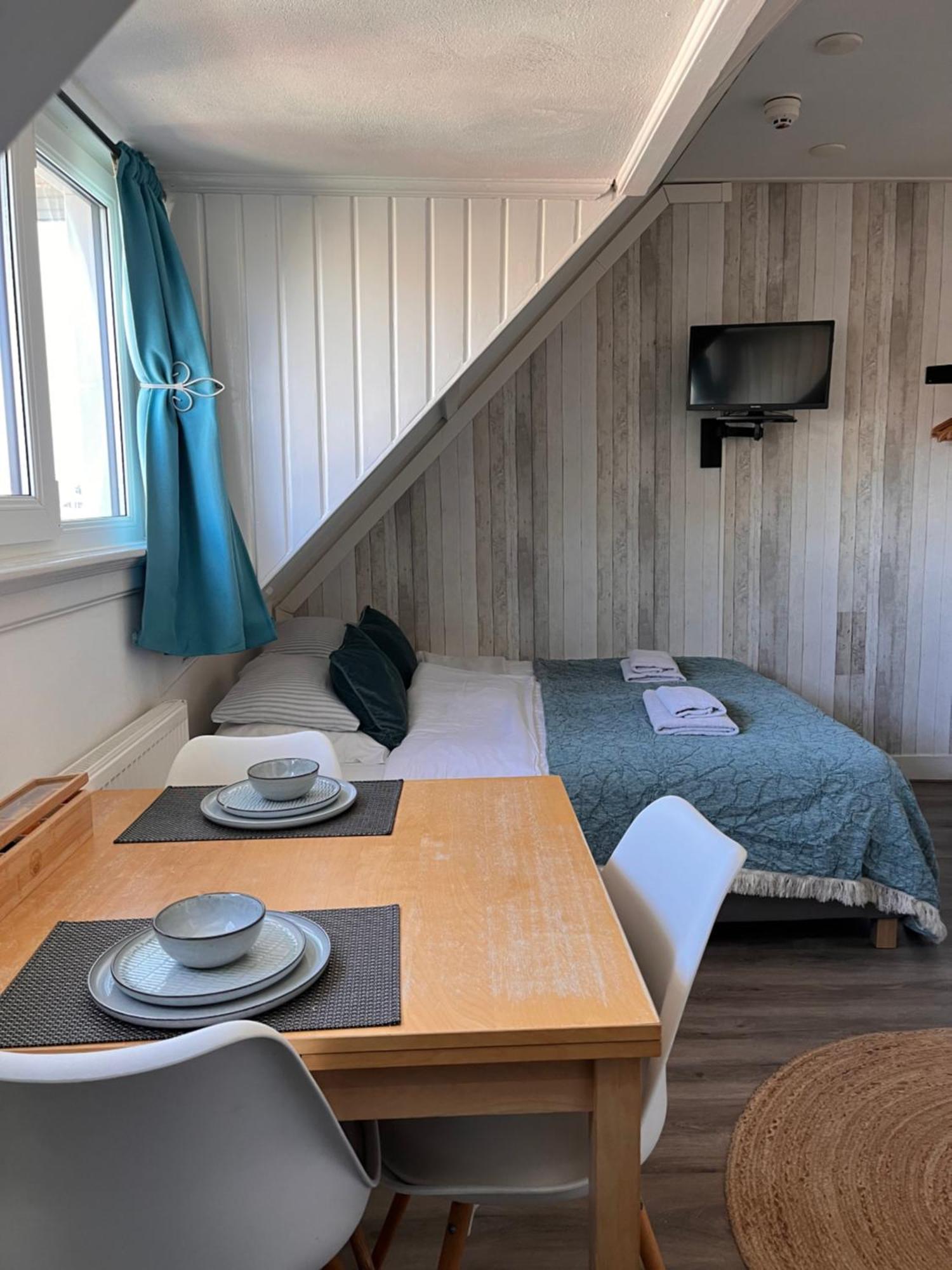 Studio (3 persons)