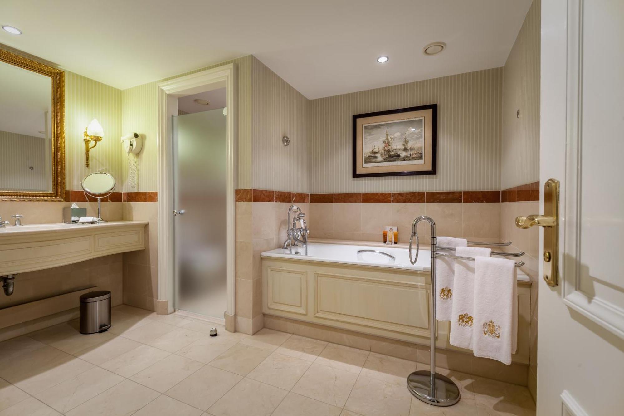 Suite Junior Lit King-Size - Vue sur Ville