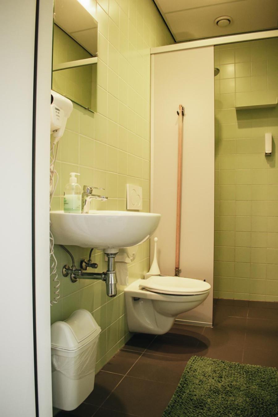 Posto Letto in Dormitorio Misto con 4 Letti