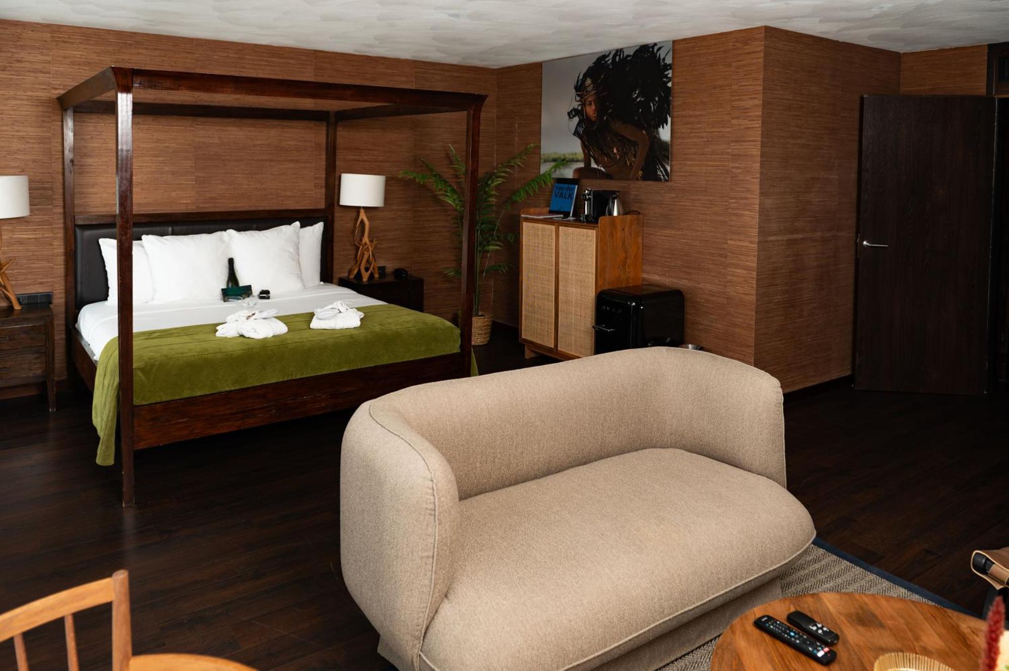 South Suite