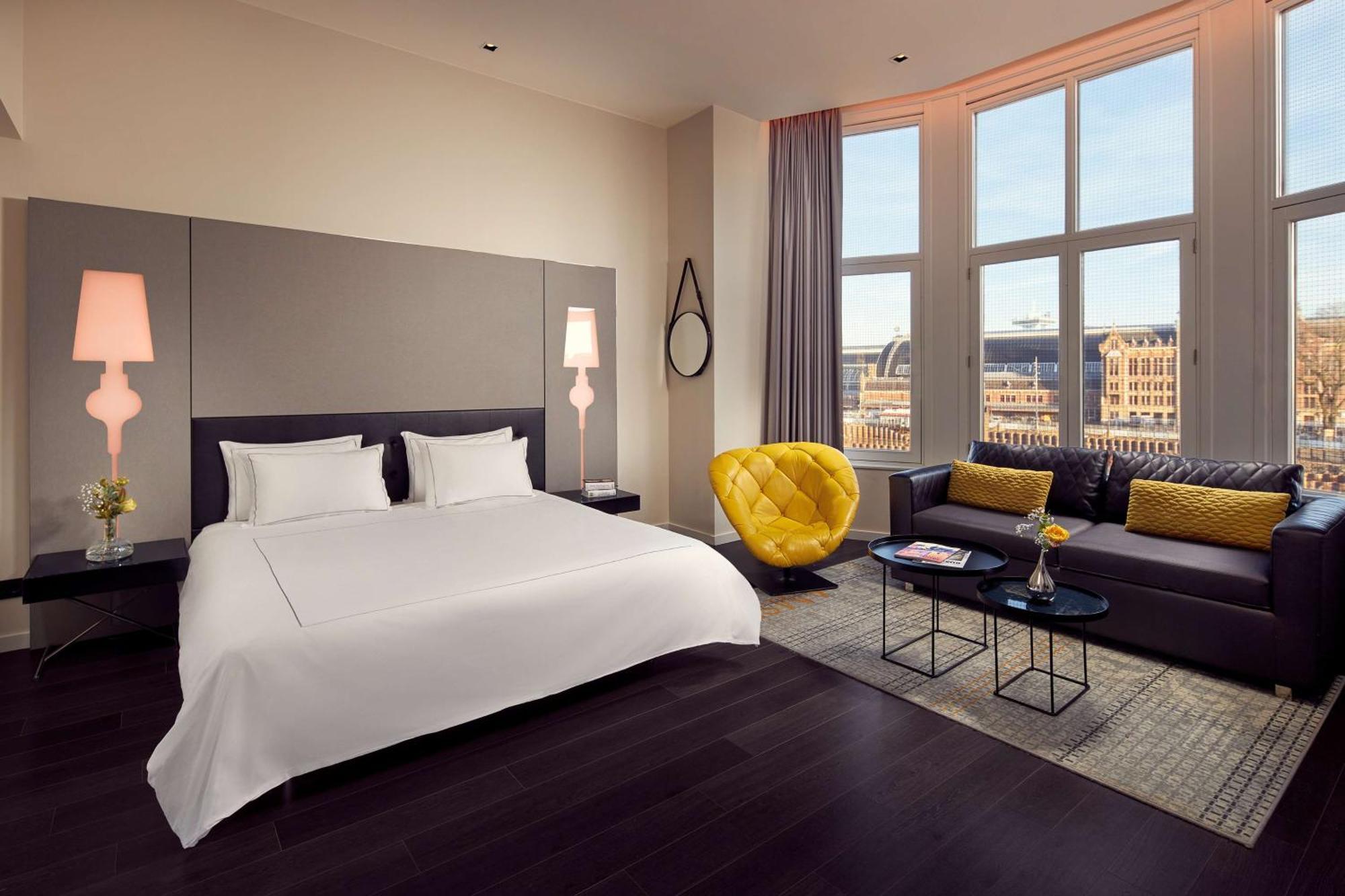 Chambre Lit King-Size Exécutive - Vue sur Canal (3 Adultes)