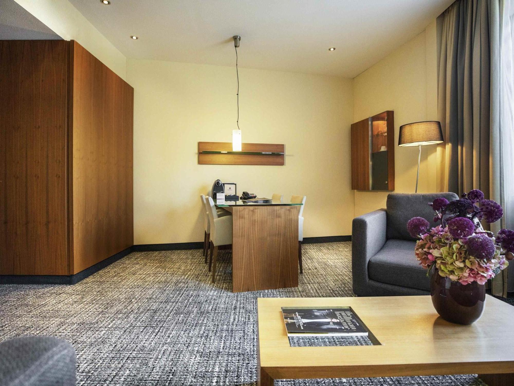 Superior King Suite