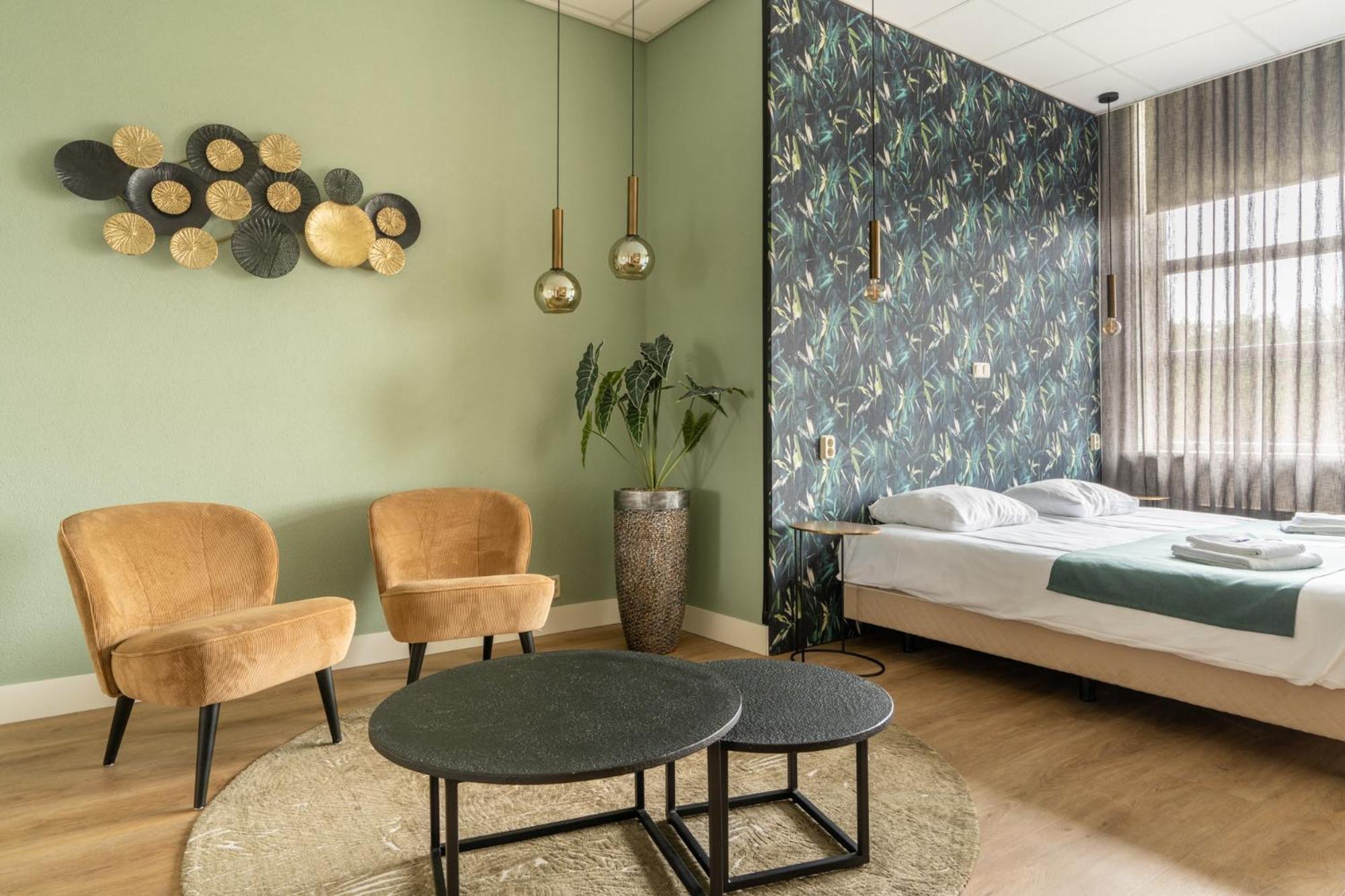 Double Room,1742594097:JPEG