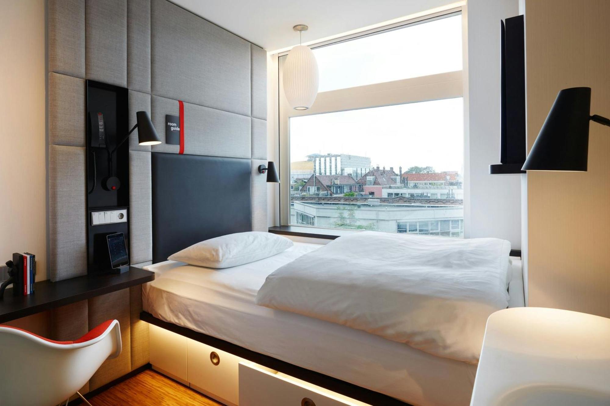 Quarto Individual com 1 Cama de Casal