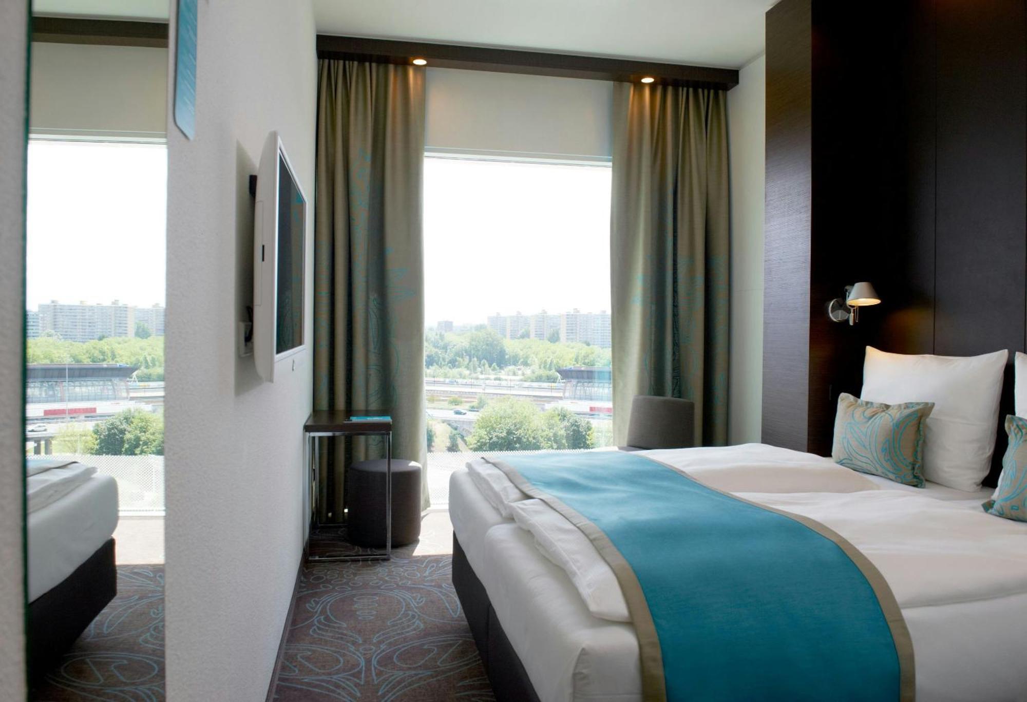 Quarto Superior com Cama King-size e Vista