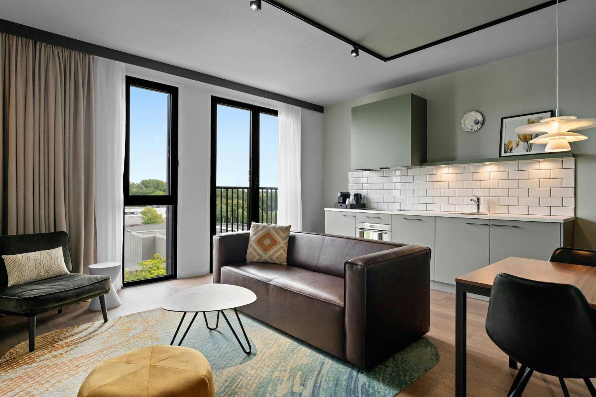 King Studio Apartment