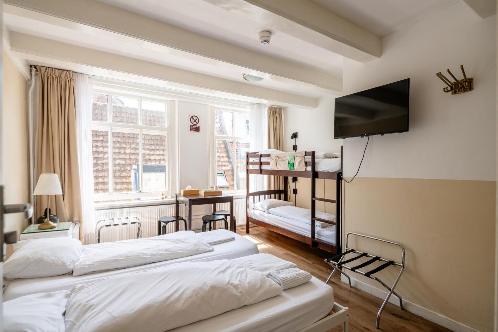 Quarto Família com Vista para o Jardim