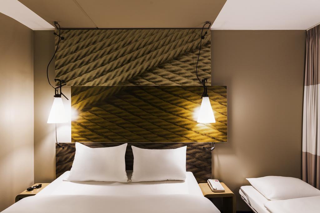 Quarto Standard com 3 Camas de Solteiro