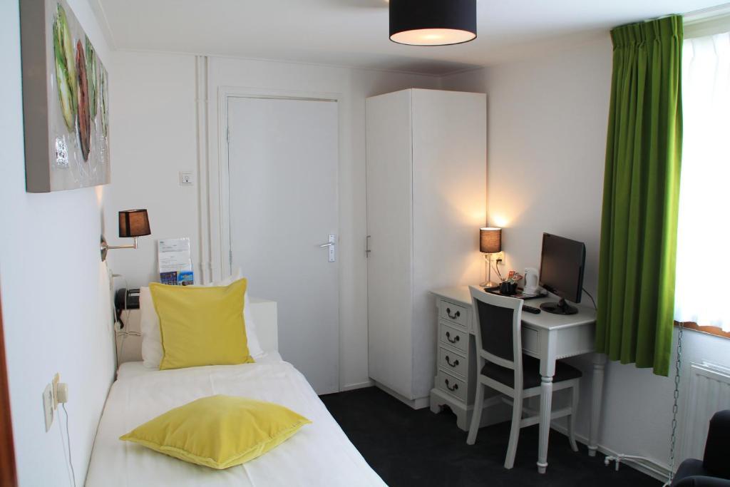 Standard Single Room,917399590:JPEG