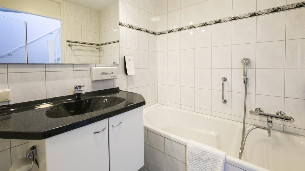 Twin Room with Shower
