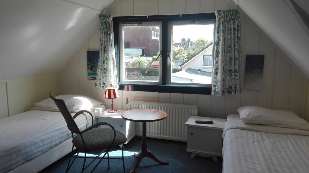 Double or Twin Room with Shared Bathroom,399640119:JPEG