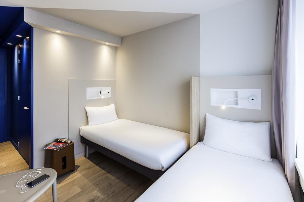 Twin Room,1287898348:JPEG