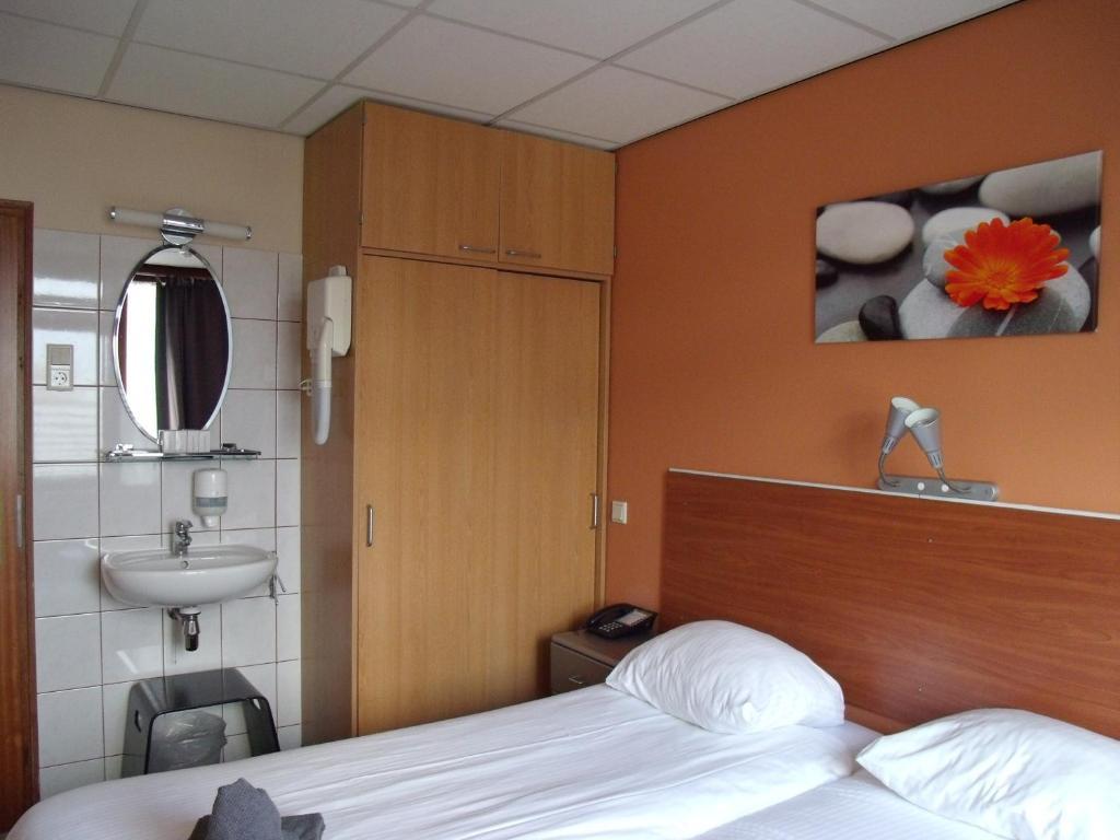 Budget Twin Room