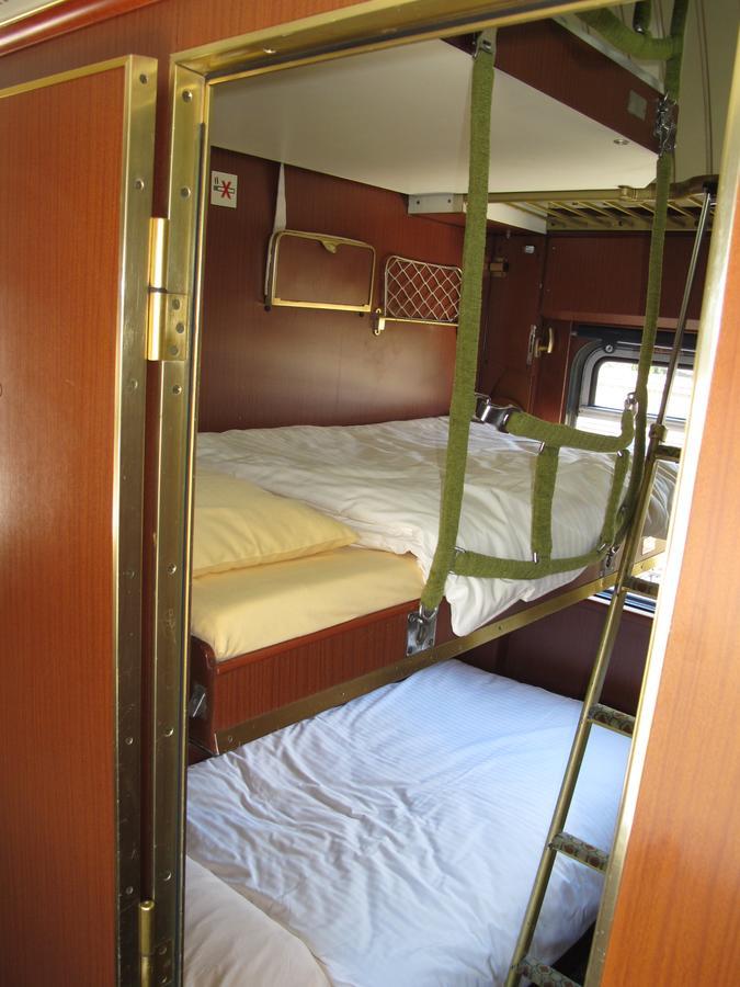 Single Bed in Compartment (6 Adults) - Female only