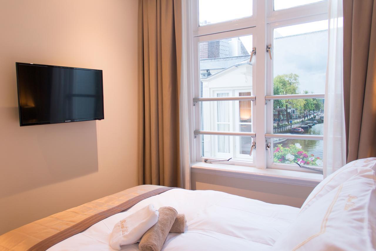 Quarto com 2 Camas de Solteiro