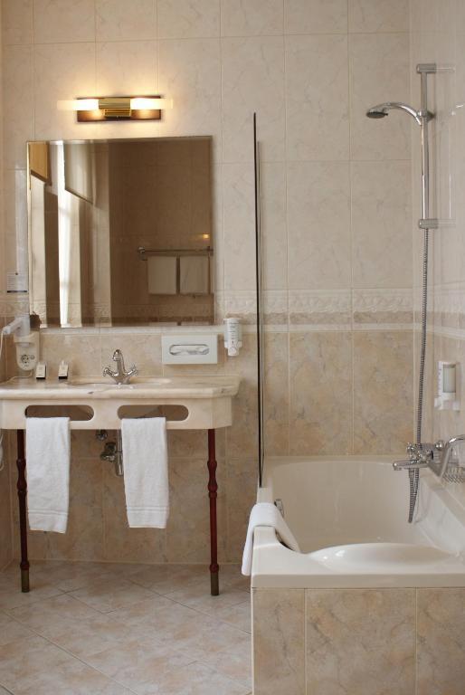 Comfort Double Room with Bath