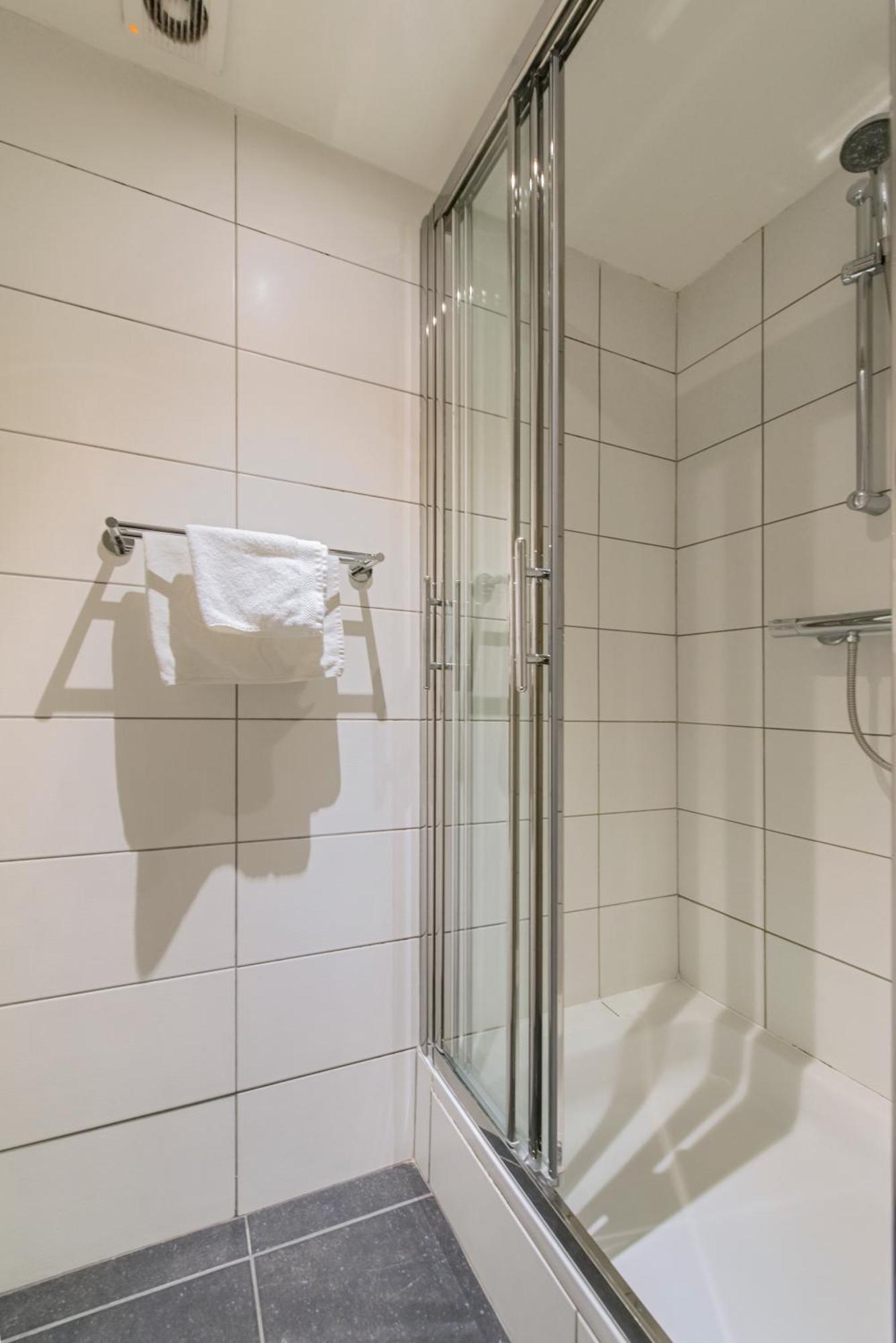 Chambre Double Économique avec Salle de Bains Commune