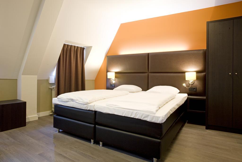 Classic Twin Room