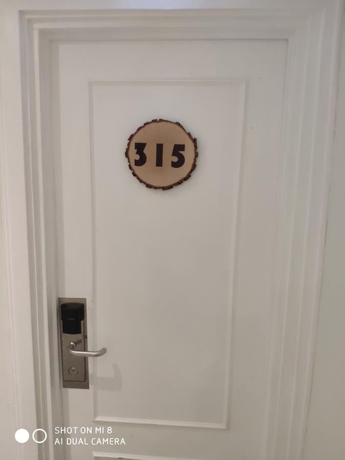 Quarto Família (5 Adultos)