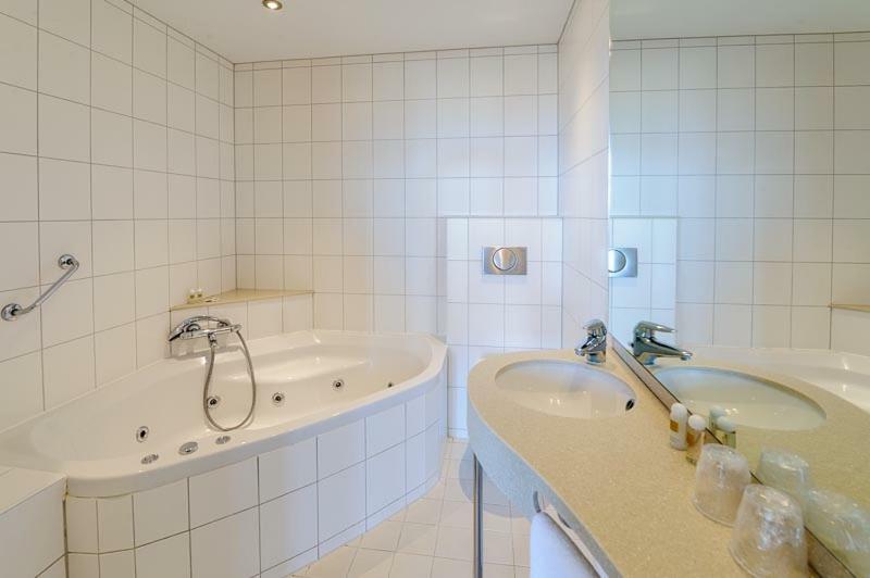 Chambre Lits Jumeaux Supérieure avec Baignoire Spa - Vue sur Mer