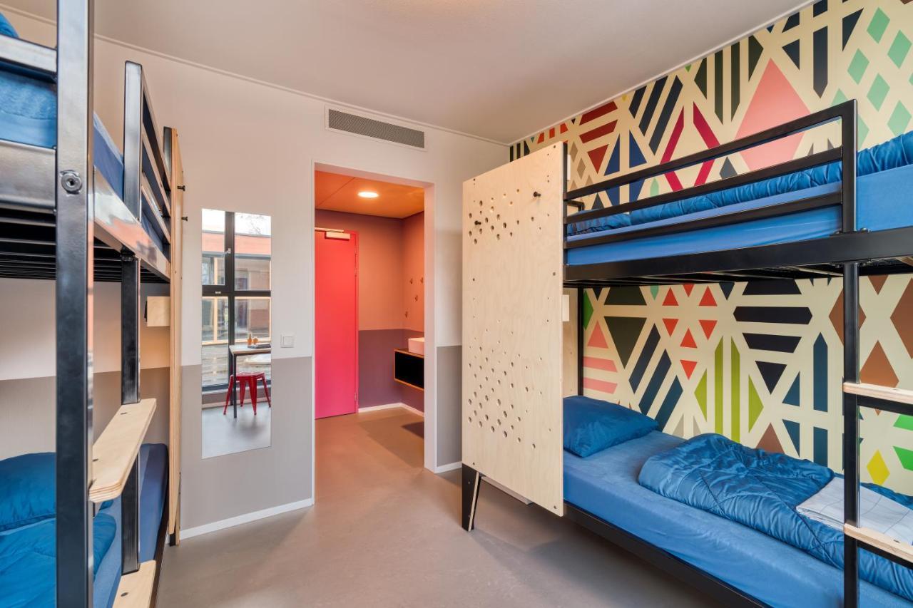 Quadruple Room with Private Bathroom and Shower