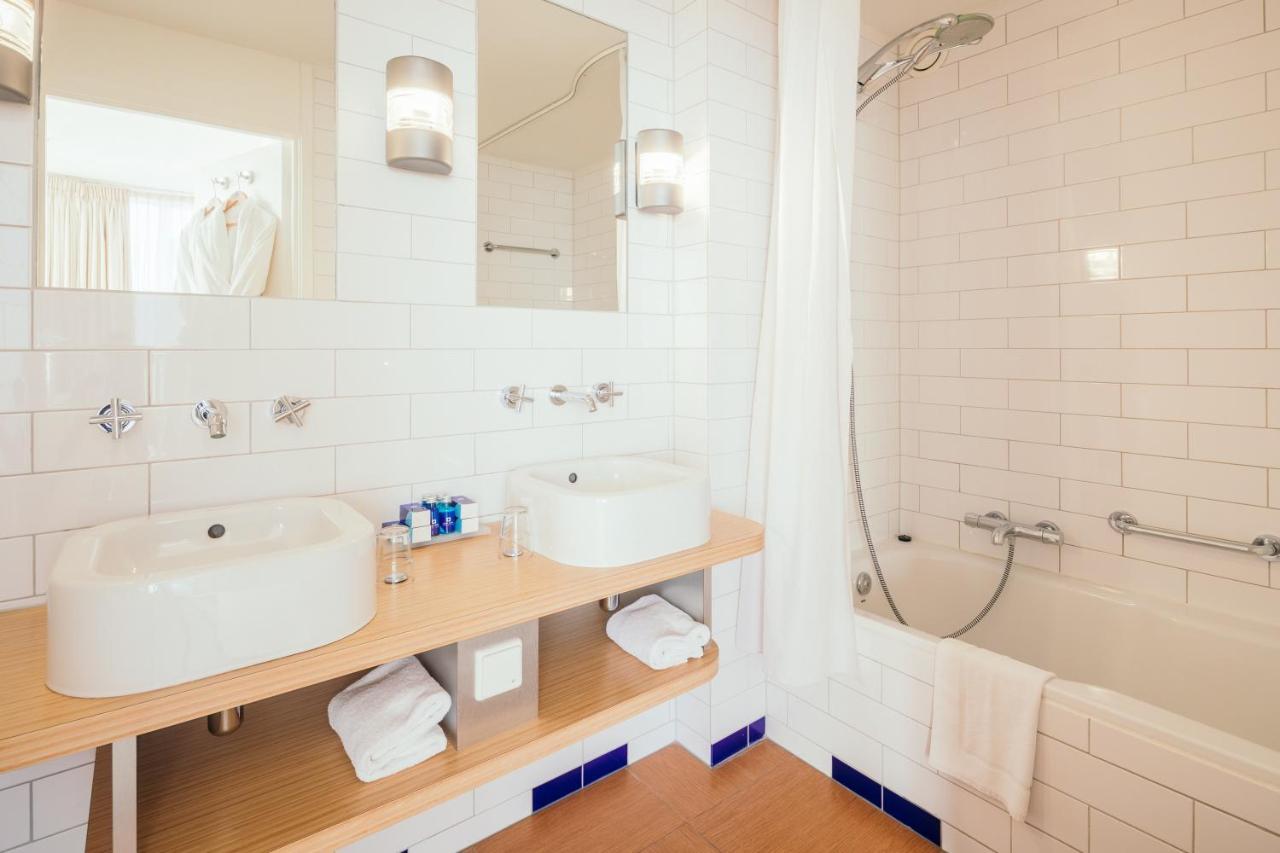 Deluxe Suite with River View