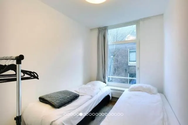 Luxurious Canalview Apt With Patio City Centre-1