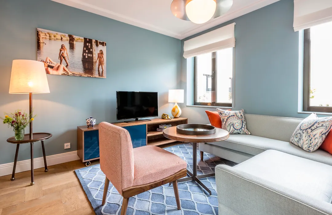 Hotel TWENTY EIGHT-1