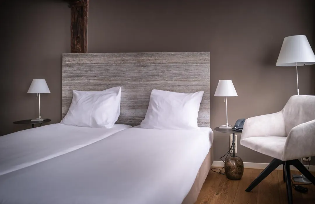 Hotel Au Quartier-1