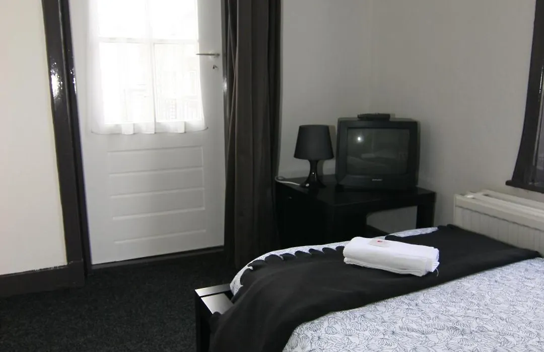 Budgethotel De Zwaan-1