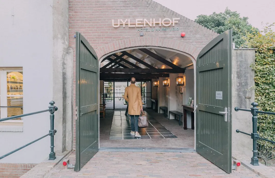 Uylenhof Hotel-1