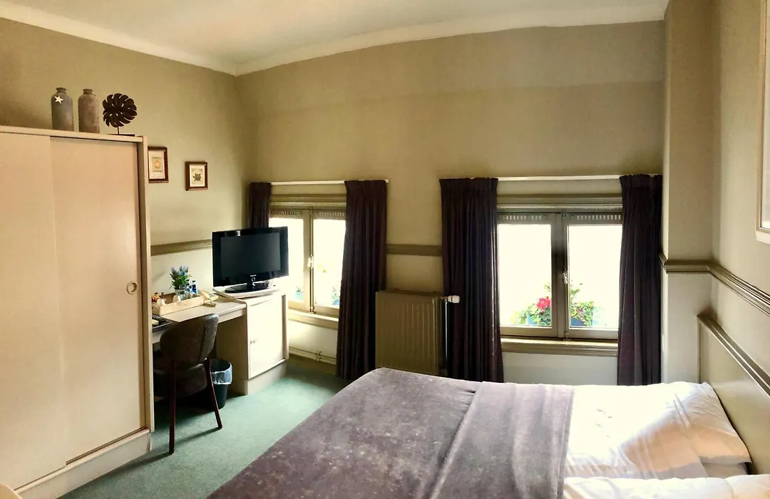 Grand Cafe Hotel De Bourgondier-1