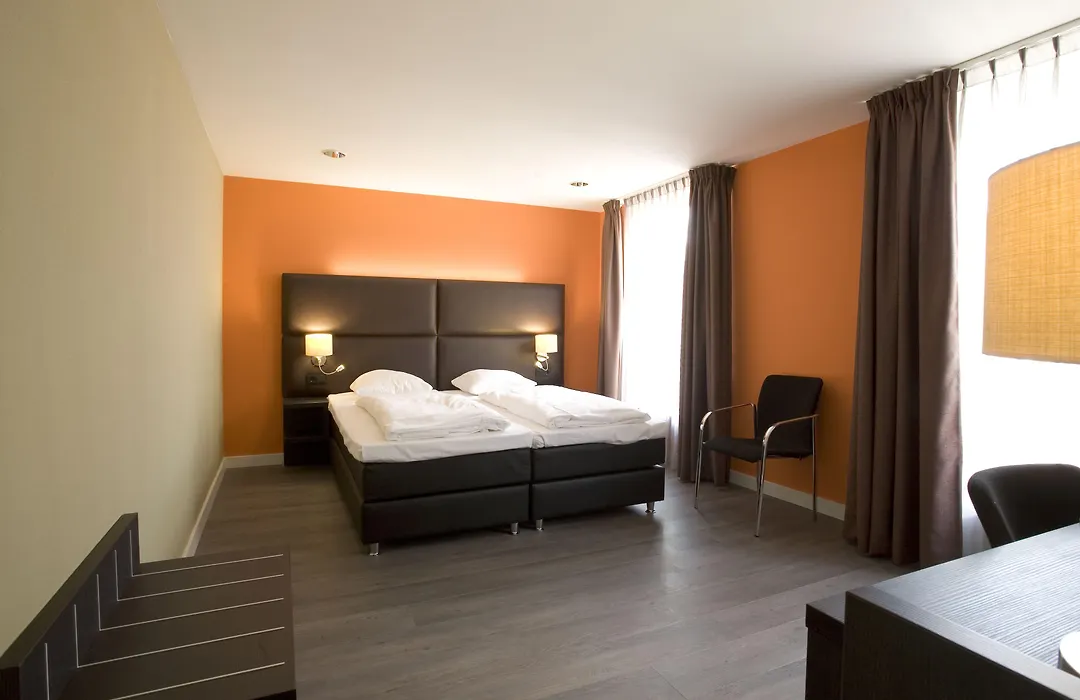 Hotel Roermond Next Door-1