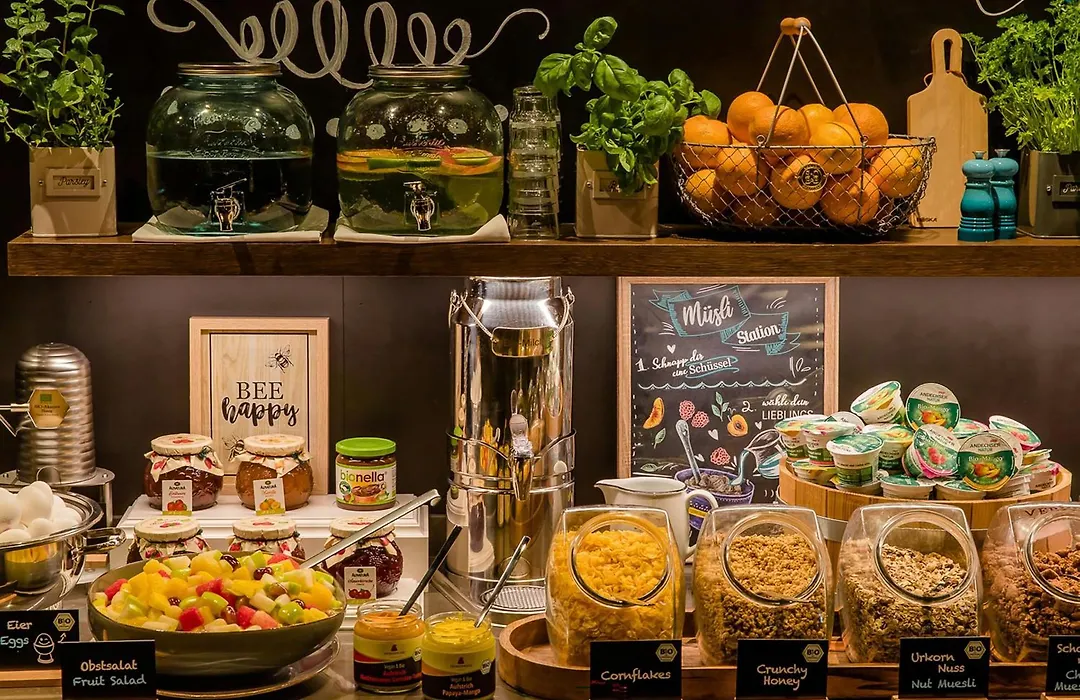 Motel One Amsterdam-Waterlooplein-1