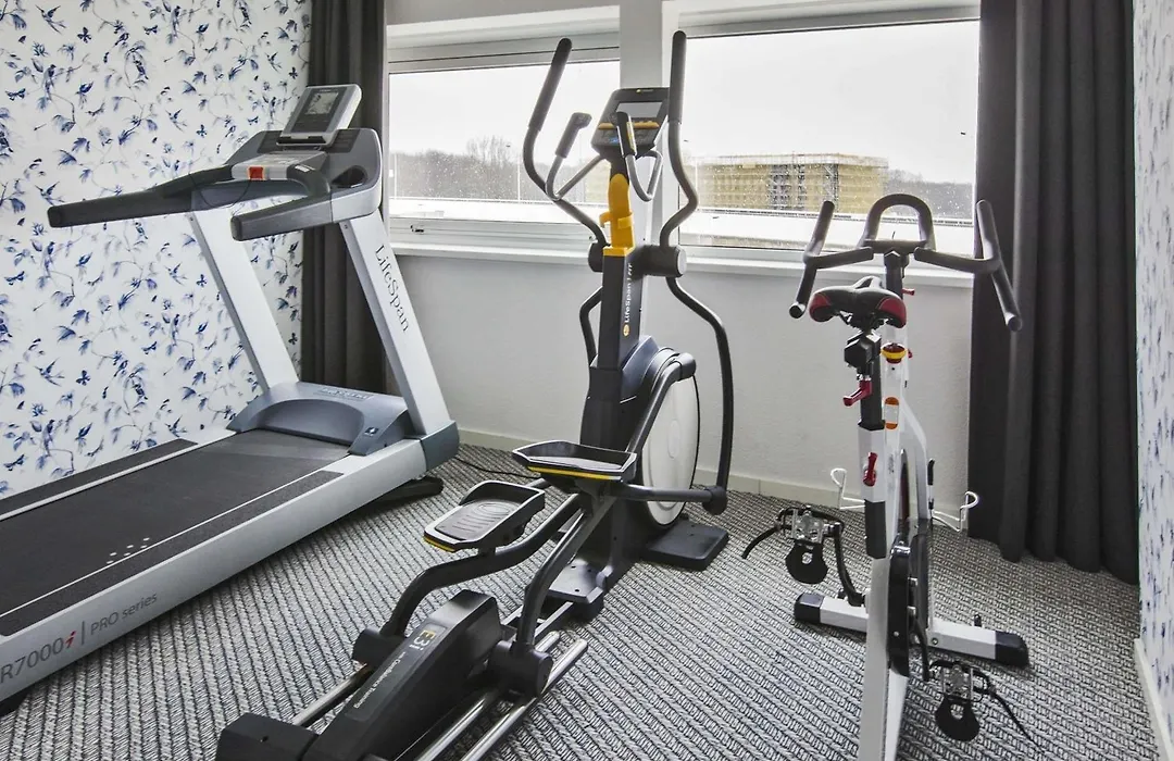 Ibis Styles Amsterdam Airport-1